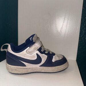 Nike Kids Navy and White Velcro Sneaker
